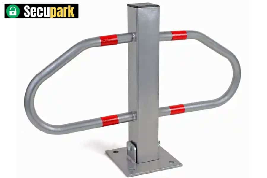 Sturdy folding butterfly-type parking barrier