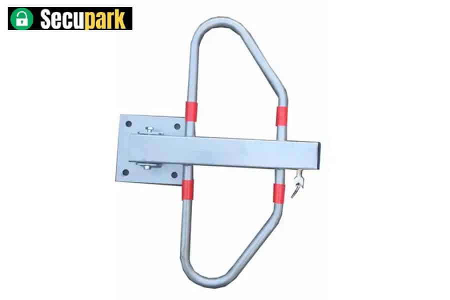 Sturdy folding butterfly-type parking barrier 5