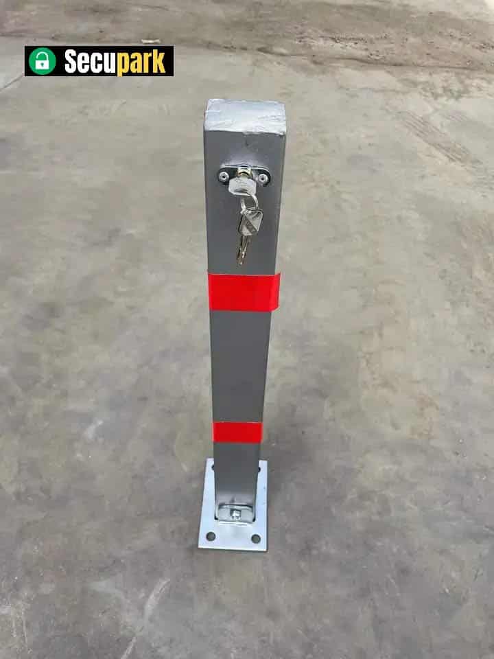 Sturdy folding post-type parking barrier 2